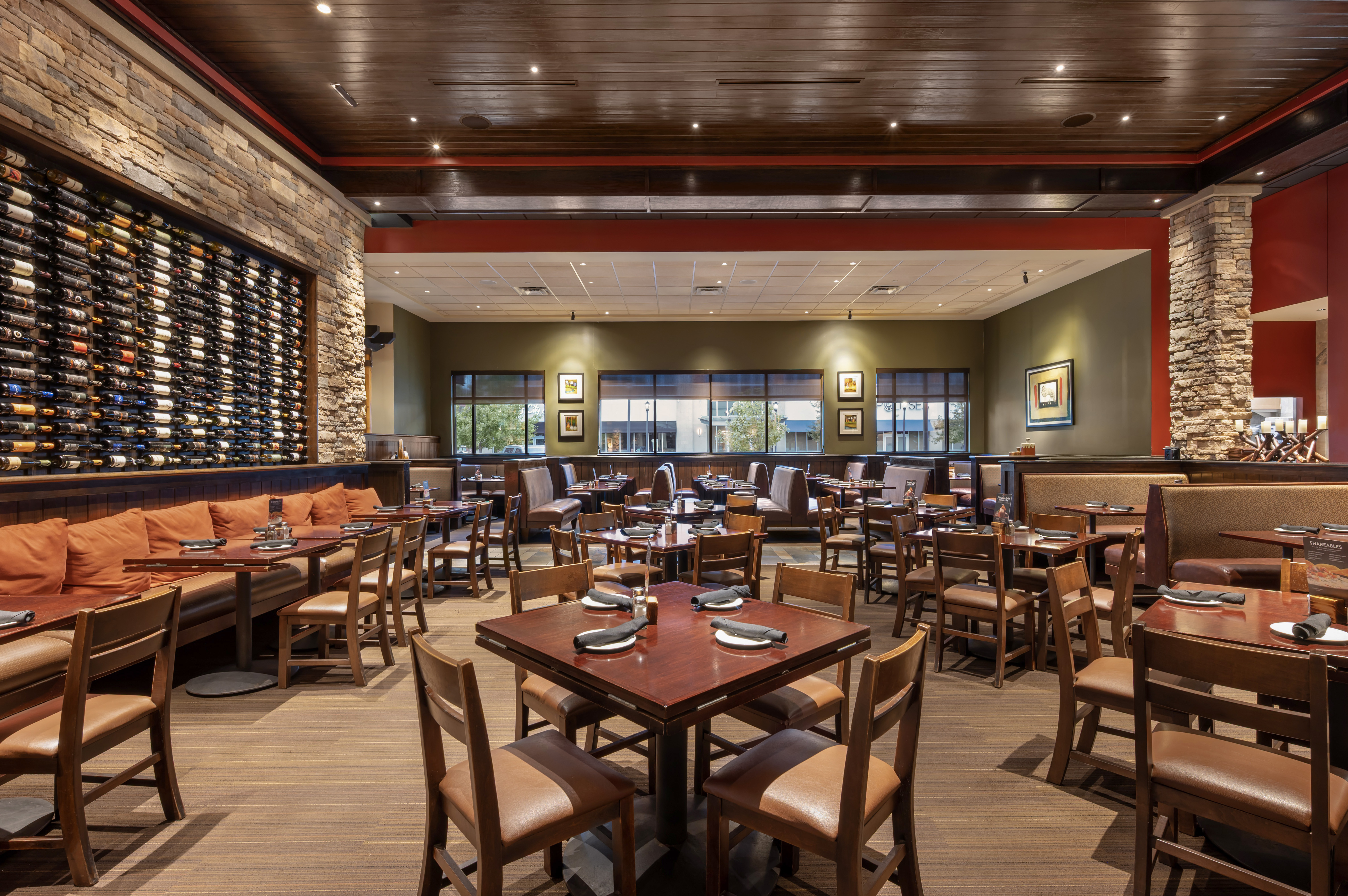 The exterior of Firebirds Wood Fired Grill St Charleslocation.