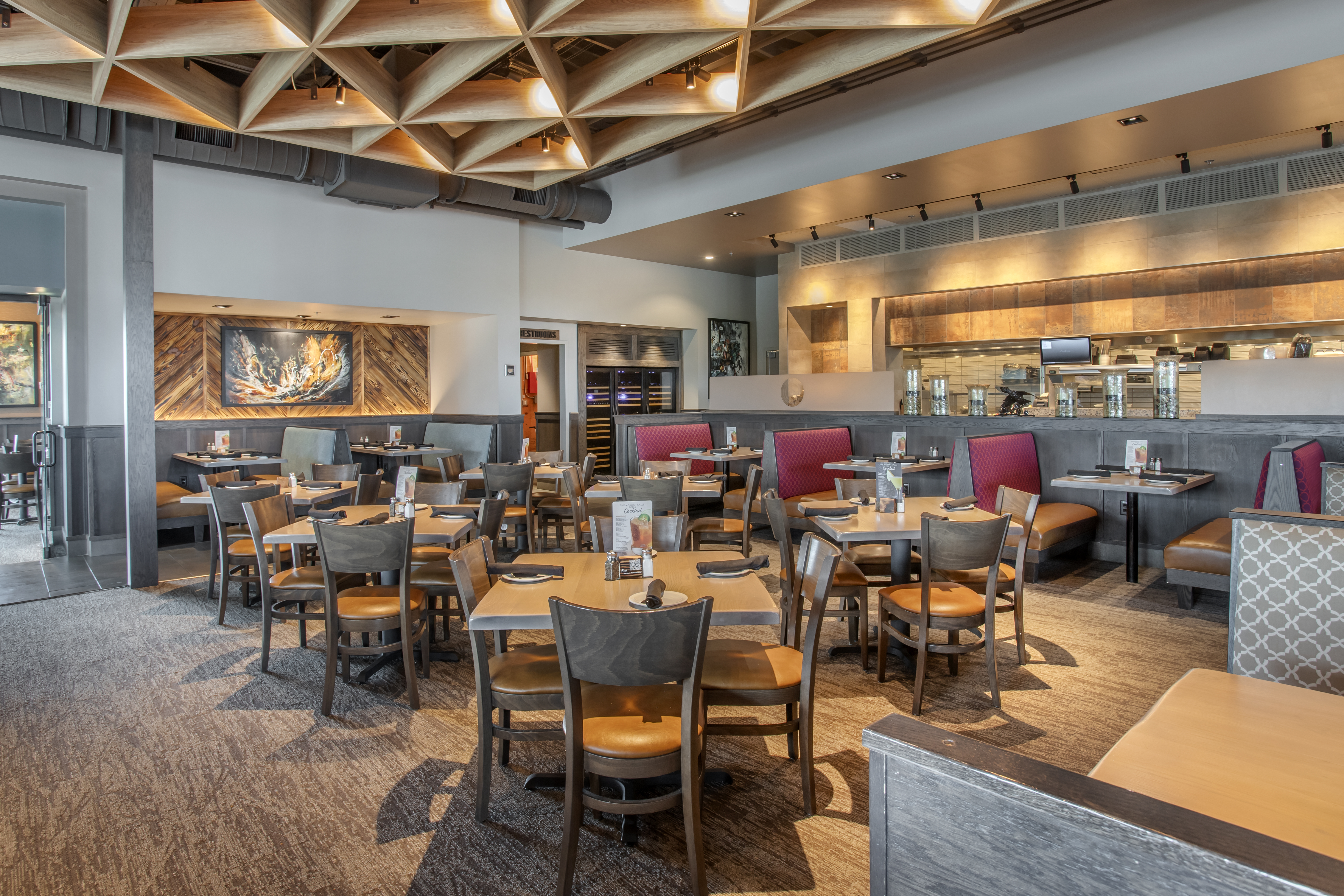 The exterior of Firebirds Wood Fired Grill Southavenlocation.
