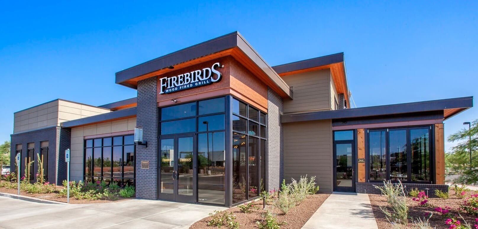 The exterior of Firebirds Wood Fired Grill Gilbertlocation.