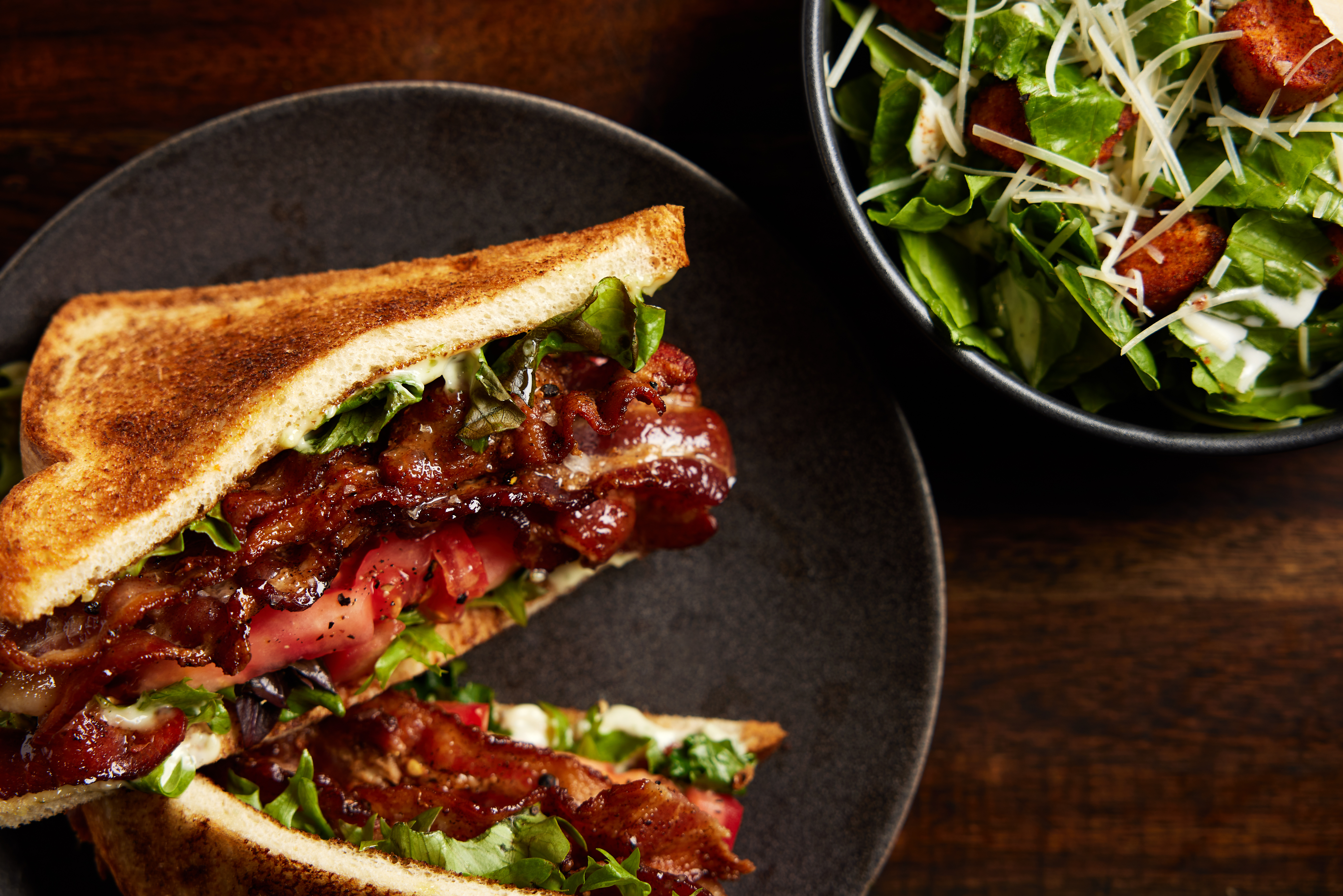 BLT sandwich with salad